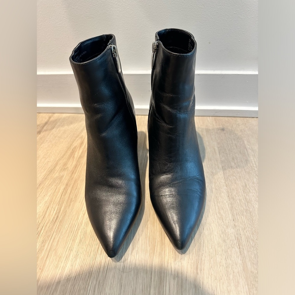 STEVE MADDEN boots size 9